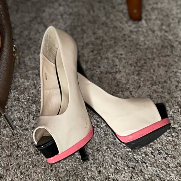 Charlotte Russe size 7 platform heels. - Picture 3 of 4